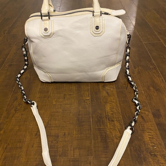 Alice + Olivia Pebbled Cow leather white crossbody satchel - Picture 3 of 13